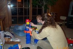 DCP_2349-Andrea_Ryan_Tyler playing with SMARTY.JPG